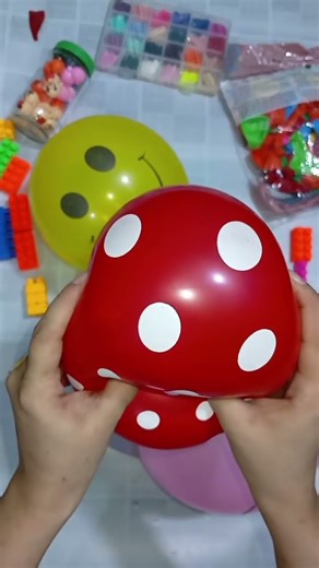 funny Popping balloon dance #youtubeshorts #funny #balloon #ballongame