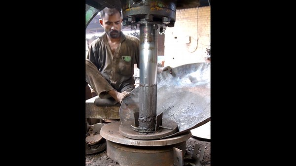 Inside the Factory: The Art of Crafting High-Quality Cooking Pots!