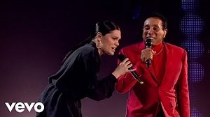 Smokey Robinson, Jessie J - Cruisin Chords' (Live At Edinburgh Castle/2014) - ChordU
