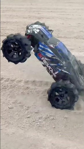 Traxxas 1/16 E-Revo VXL - LAUNCH with PADDLE TIRES!!