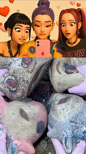 Rumi, Mira, and Zoey React to Mystery Creatures Getting Cleaned 🧼. #viralreels #facebookviral #reaction #rumi #2025reels #Mira #facebook #viral #foryou | Rumi's Reaction