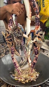 Golden-Fried Monster Crabs: Epic Crunch from Shell to Sizzle!