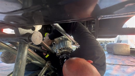 It’s day 2 of testing at the WSOPM - starting the morning with some routine maintenance! Track is hot at 10am! [ #WSOPM25 #DIWinterSeries |📍Bradenton Motorsports Park | 🎟️ Tickets on sale now: https://bit.ly/4jx38QR | 🎥 Stream live: https://flosports.link/3NOU8YA ] XINSURANCE.COM | Larson Race Cars