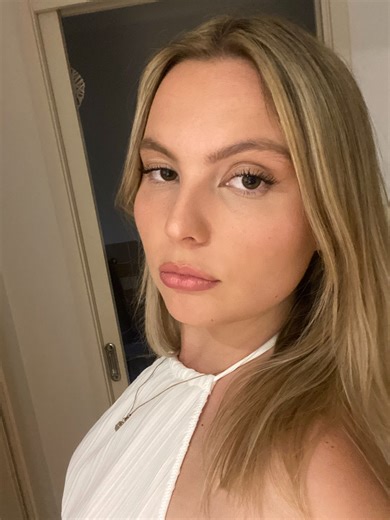 Scarlett Jones | new account, same post | Instagram