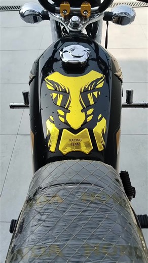 Explore the Black Honda King Model