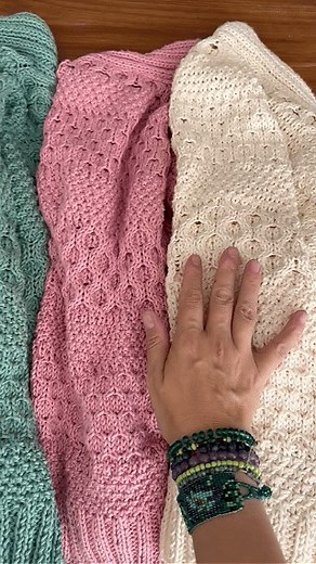 11K views · 242 reactions | Estas son las primeras imágenes de nuestro nuevo proyecto… el Cardigan Magnolias 勺冀 Estamos enamoradas y ansiosas por mostrarte más 勺冀 ¿Qué opinas tú? | Jandi Gardiazabal | Facebook