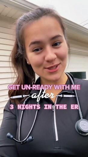 Do you guys wash your hair every day you work? #rn #nursing #nurse #nursetok #newgradnurse #nursetips