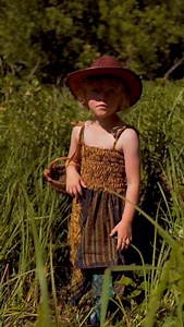 Sybbie 👧🏼 The Foraging Princess 👑 recently found some naturalised gooseberries in the forest and wanted to tell you all about them in her very first solo ID video! 🎥 🆔 Ribes uva-crispa, European Gooseberry 🪿🍓 #nature #foraging #forage #foraged #forager #naturelovers #naturelearning #natureexplorer #gooseberry | The Grizzly Forager