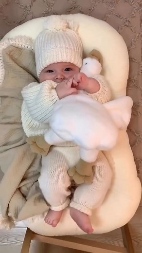 Peaceful moment | Baby Awesome TV