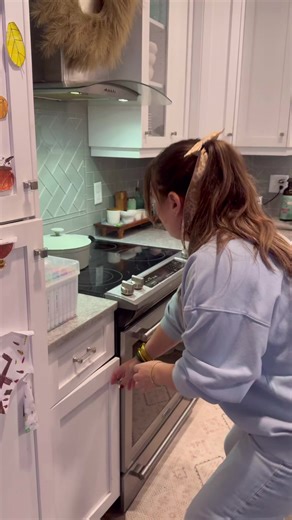 893K views · 8.9K reactions | anyone else get agitated when family starts asking “whats that” when you’re cooking? whatever it was, i enjoyed it. Hormones have my family scared to talk to me today 﫣﫢#dinner #dinnerwithme #dinnerrecipe #cookwithme #momtok #momof5 #lifestyle #lifestyleblogger | Kaylla Spencer | Facebook