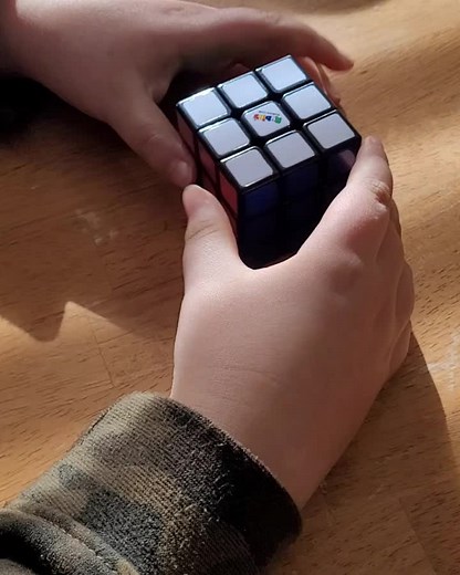 How does he do that #bucknsplit #tiktok #gaming #game #rubikscube #speed