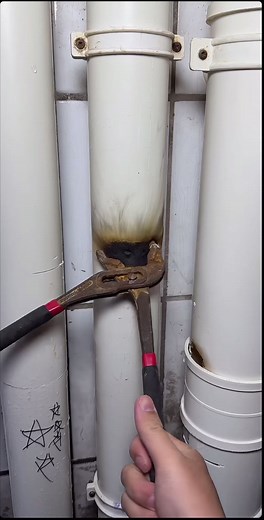 How to Repair a Broken PVC Pipe Effectively