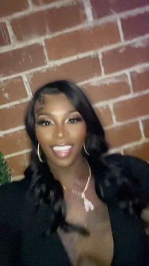 Aakosha Bentley on Instagram: "All the pretty 😍 fine gworls just wanna have fun 🤩"