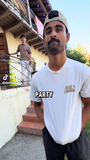 Touring an 18 Bedroom Frat Mansion Experience