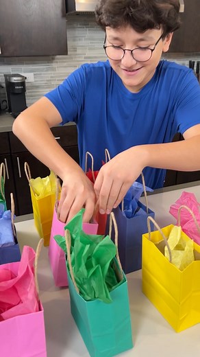 22K views · 291 reactions | Pop the balloon for a prize! 拾 #familygames #balloon | Grandma's World | Facebook