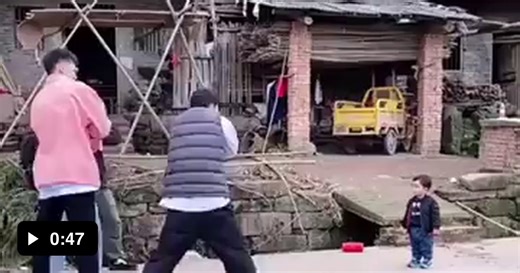 The real winner of the dance battle - Video