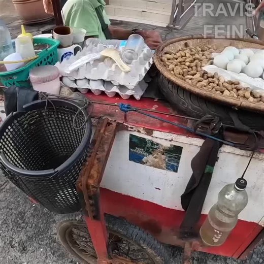 Experiencing Balut for the First Time in the Philippines