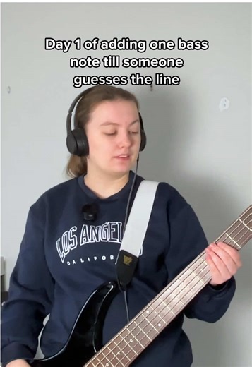 DAY 1! A common note but can you get the song?👀🎸 #musician #bassguitar #bassist #onenote #guess