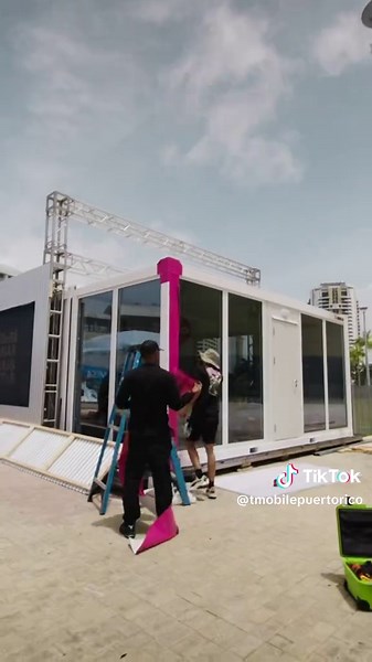 Residencia en Colmado Club Magenta para clientes T-Mobile