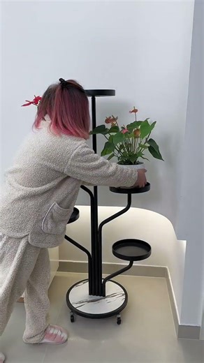 Luxury living room flower stand: Multi-tiered design, beautiful, practical, and space-saving.
