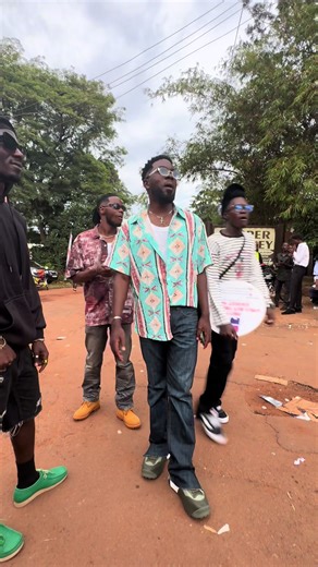 Etania Steals the Show at Concert