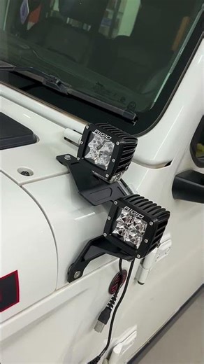 Jeep Rubicon Auxiliary Lights Installation with Heavy Duty Bracket