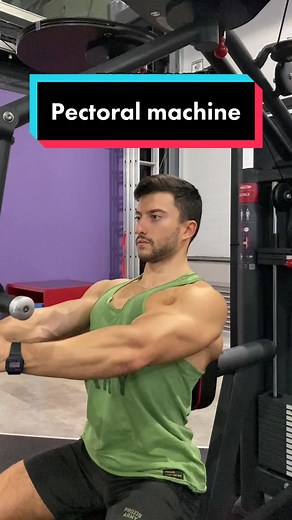 Pectoral machine: l’esecuzione #pectoralmachine #flys #croci #palestra #fitness #allenamento #gym #workout #sport #personaltrainer #fit #motivation #bodybuilding #fitnessmotivation #fakebody #training #benessere #fitnessmotivation #dieta #gymlife #gymmotivation #fitfam #muscle #health #lifestyle
