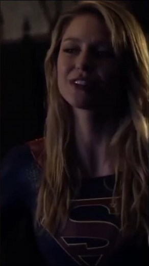 Supergirl saw Batwoman naked