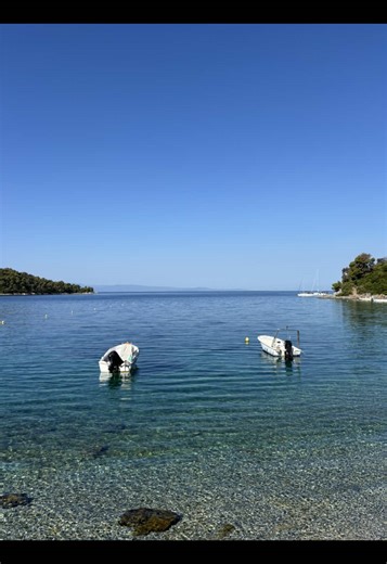 take me back to the Mamma Mia Island 🇬🇷 #mammamia #greece #summer #girlstrip