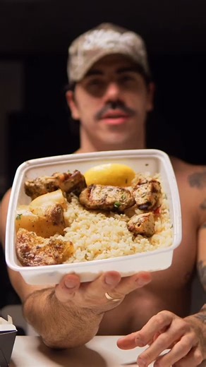 William Lovatsis on Instagram: "Full vlog on YouTube @billylovebaby 🤘 Welcome to a full day of eating on the bulk but this time we can only eat out. I thought this would be a fun and informative video for those of you who have a busy life but still want to crush your fitness goals. The hardest part of dining out is hitting your protein intake so that what the major focus should be on. Today we had some steak and eggs with toast and potatoes for breakfast, a burrito bowl for lunch, greek food fo