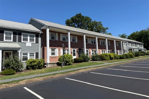 Crestview Apartments 1-Bedroom | University of Massachusetts Amherst | Off-Campus Housing Search