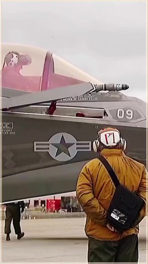 1.4M views · 10K reactions | In my opinion, F-35 is the ultimate dogfighter. #Warmovies #F18SuperHornet #F14jets #F14 #F18 #F14Tomcat #USSNimitz #USNavy #USSHornet #SuperTomcat #Japanese #Zeros #JetZero #aircraftcarrier #fighterjets #tankcar #airbus #sikorsky #bell #usa #tank #war #oldwar #boeing #armed #military #WWII #WWI #aircraft #airshow | US Air Force Documentary | Facebook