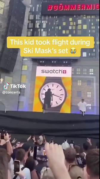 This kid flew off stage during #SkiMaskTheSlumpGod’s set‼️ Do y’all think the crowd should have caught him better⁉️ 🎥: @Djscheme