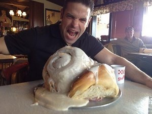 Stuffy's 10lb Cinnamon "Bear Roll" Challenge - FoodChallenges.com