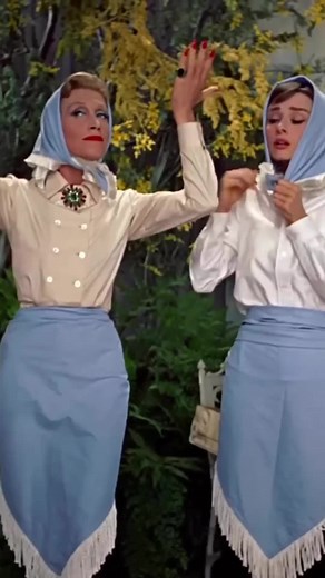 Funny face 1957😍. #audreyhepburn #1950s #foryou #fy #tiktoklongs #foryoupage #اكسبلورexplore #viral #اكسبلورر #explore #viralvideo #اكسبلورر #vintage #الشعب_الصيني_ماله_حل😂😂 #1950s #1950sfashion #1950sstyle #1950sdress #1950shat #1950svintage #explorepage #explorer