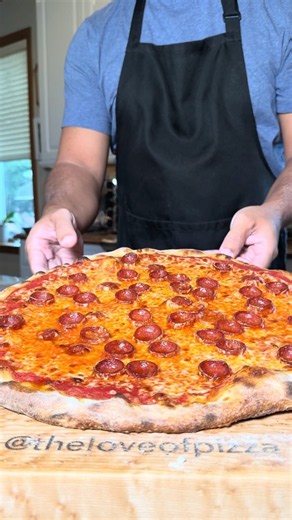 Homemade classic pepperoni pizza👌#homemade #pizza