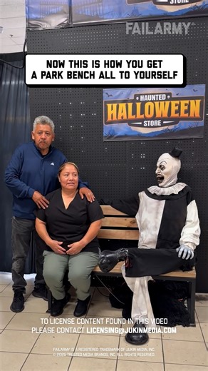 135K views · 123 reactions | never let your guard down in a Halloween store... 浪 藍 #relationshipgoals #couplegoals #halloween #halloweenvibes #spookyseason #scary #scare #scareprank #prank #prankfail #jumpscare #haunted #ghost #scaryclown #clown #epicfail #fail #fblifestyle | FailArmy | Facebook