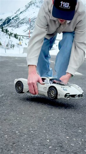 Advertising* Pagani or Porsche? Next-level model building with Pocher Models! 🙌🏼😍