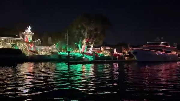 Newport Beach Christmas Lights Boat Tour - Davey’s Locker Review