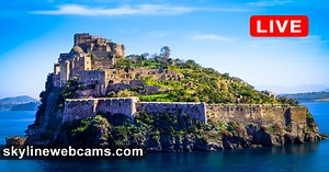 【LIVE】 Webcam ad Ischia - Castello Aragonese | SkylineWebcams