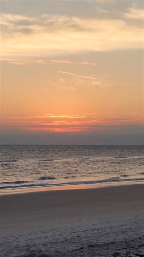 As dawn breaks, the sky transforms into a canvas of golden hues, evoking feelings of serenity and renewal. The ocean's gentle waves lap at the shore, harmonizing with nature's symphony. Allow this sunrise to be your meditation, immersing you in the beauty of the moment. 11/10/25 ⛅️💛🌊 #8K #Sunrise #OceanSunriseStudio #NaturalBeauty #MorningMeditation | Todd Sanders' Ocean Sunrise Studio