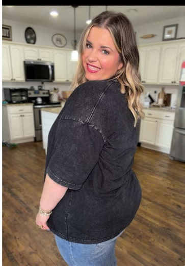 Oversized Plus Size Tees: Comfort & Value Combined