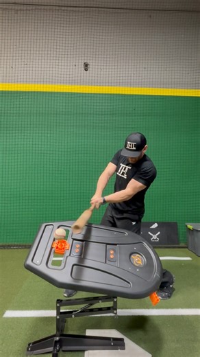 ✅ Hank Aaron Drill w/ @perfectswingsusa ✔️ Great feel for lead hand direction and separation. Also, a great alternative to a standard one hand drill. Looks funky, but it works. Do what works best for you. Different feels work for different hitters 🤙🏼 ❇️ Credit @gradumgswing #hitting #baseballswing #baseballdads #baseballparents #baseballparent | The Hitter’s Lab