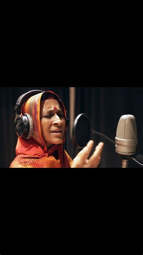 Sabadnaad on Instagram: "Bombay Jayashri Ramnath is an Indian Carnatic vocalist, singer, and musician. Born into a Tamil-speaking family in Calcutta, she represents the fourth generation of music practitioners in her family. Her initial training in Carnatic music came from her parents, Smt. Seethalakshmy Subramaniam and Shri. N. N. Subramaniam, and was later trained by Lalgudi Jayaraman and T.R. Balamani. She received training in Hindustani classical music from K. Mahavir Jaipurwale and Pt. Ajay