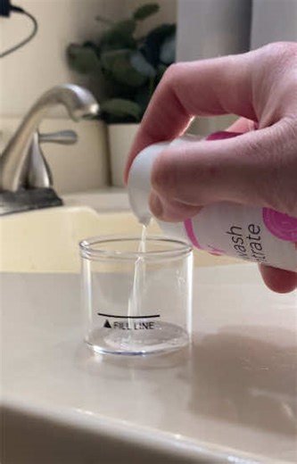 This is not your average mouthwash 🦷✨ This remineralizing mouthwash concentrate supports enamel repair, strengthens teeth, freshens breath, and helps with dry mouth and sensitivity — all while balancing oral pH. ✔️ Remineralizes enamel ✔️ Strengthens teeth ✔️ Freshens breath ✔️ Moisturizes dry mouth ✔️ Balances pH levels ✔️ Helps reduce sensitivity ✔️ Gentle daily oral care If you’re focused on oral health, enamel care, sensitive teeth, cavity prevention, and fresh breath, this is such an easy 