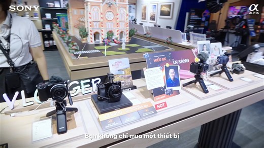 TRUNG TÂM BẢO HÀNH CHÍNH HÃNG SONY: CHĂM SÓC CHUYÊN BIỆT, GIỮ LỬA ĐAM MÊ 💎 Hưởng trọn đặc quyền khi sử dụng ống kính chính hãng Sony, Alpha-er có thể an tâm tuyệt đối với khả năng kết nối Nhanh chóng - Dễ dàng - Tiện lợi đến hệ thống bảo hành và sửa chữa Sony trải dài khắp Việt Nam. Tự hào là trung tâm sửa chữa ống kính duy nhất Đông Nam Á, đồng thời là 1 trong 3 trung tâm chuyên nghiệp nhất Châu Á, Sony cam kết cung cấp trải nghiệm chăm sóc và làm mới “người bạn đồng hành" mang chất lượng chuẩ