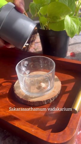 Sakarasaathamum_vadakarium 😉 on Instagram: "Weightloss Saffron tea ☕️ Helps in digestion Weightloss Skin glow Video credits - Vijay tv show neeya naana available in hot star app Note - Skip milk, honey for better result 🦋🦋Follow @sakarasaathamum_vadakarium for more recipes #neeyanaana #saffrontea #kahwa #kashmiritea #kashmir #tealover #tea #teaaddict #weightlossgoals #tamilreels #vijaytv #tamilmemestroll #tamilmemes #tamiltrending #viralvideos"