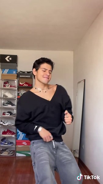 Ojitos Rojos: Letras y Acordes de Julio César