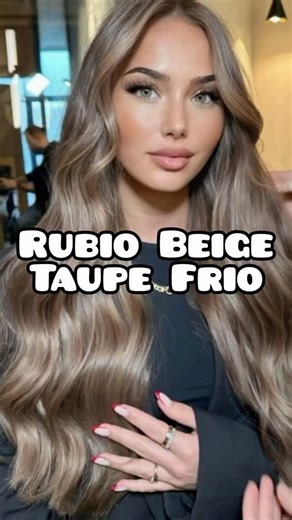 Colorimetría Capilar Profesional | Curso On-line para Estilistas on Instagram: "Rubio beige–taupe frío 🤍✨ Tono sofisticado en altura 8–9, con matices beige fríos y subtono taupe que aportan elegancia, profundidad y un acabado cremoso sin amarillos ni cenizas intensas. Un color actual y refinado que combina una raíz suavemente difuminada con medios y puntas claras, logrando un resultado armónico, luminoso y pulido. Aporta modernidad, estiliza el rostro y transmite prolijidad y salud capilar, ide