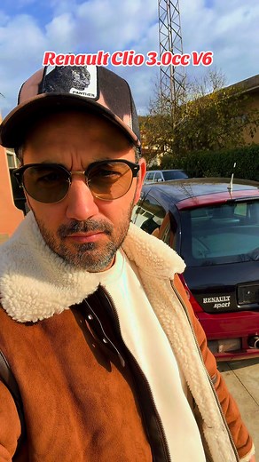 Renault Clio V6 vs Range Rover evoque #renault #abarthitalia #abarthitalia #AbarthGram #abarth695 #funnyreels #supercar #bmwmotorsport #bmwmotorsport #lamborghinihuracan #funnyvideos #CommunitySpirit | Claudiano Reboli